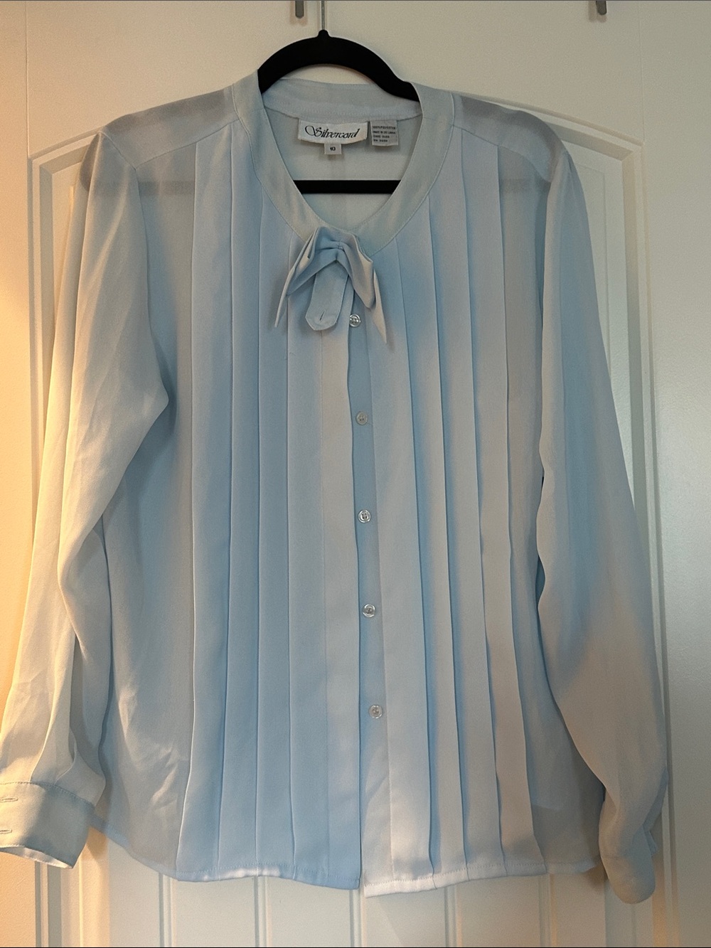 Light Blue Pleated bow neck size 10 vintage
